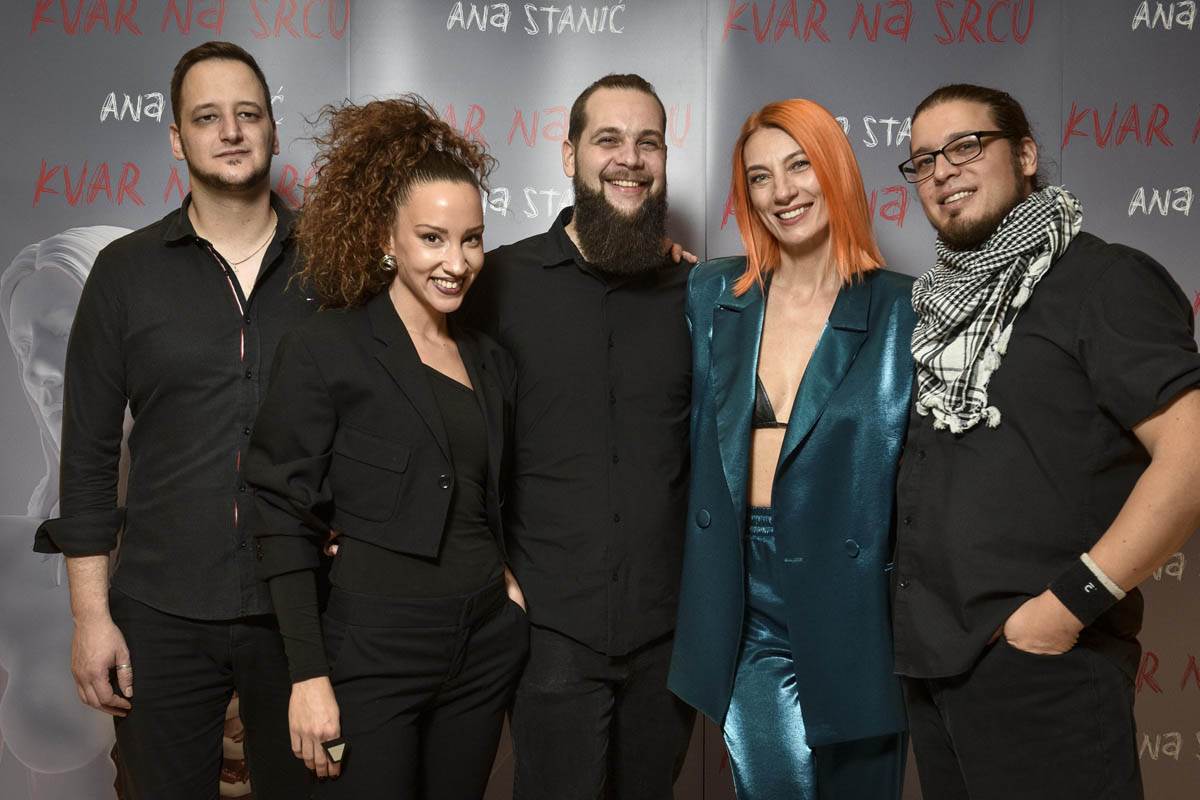 _DJT4517 Ana Stanic i bend.jpg