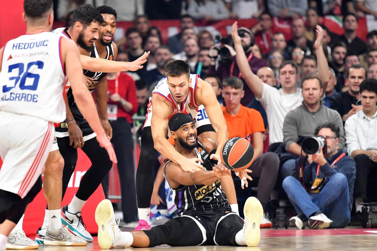 Partizan Zvezda Derbi (10).JPG