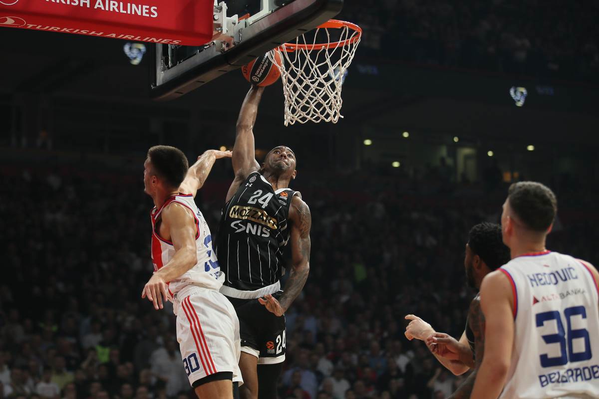 Derbi Partizan Zvezda (1).JPG