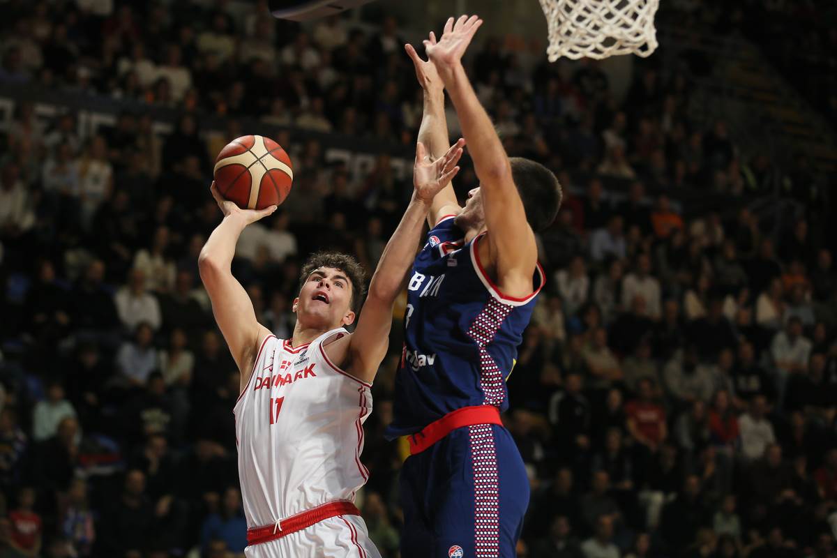 Svetislava Pešića iznenadila statistika Ognjena Dobrića, prekinuo ga