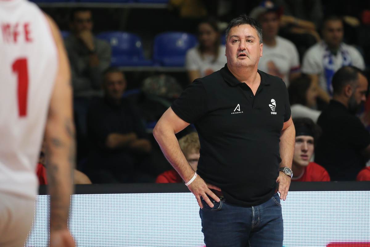 Svetislava Pešića iznenadila statistika Ognjena Dobrića, prekinuo ga