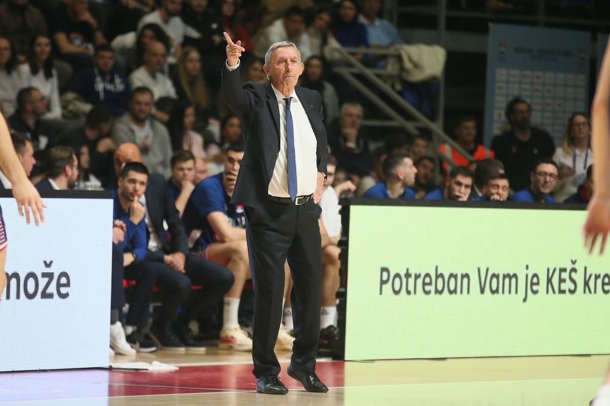 Svetislava Pešića iznenadila statistika Ognjena Dobrića, prekinuo ga