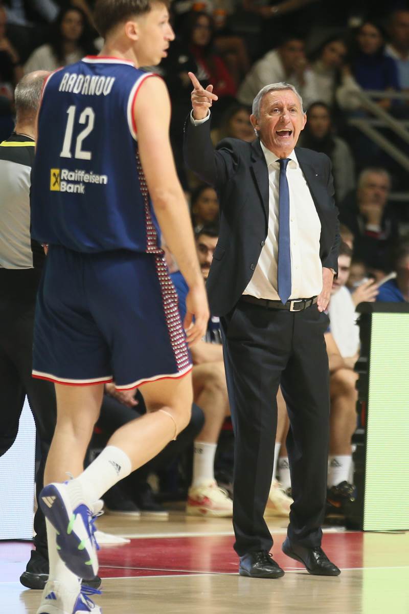 Svetislava Pešića iznenadila statistika Ognjena Dobrića, prekinuo ga