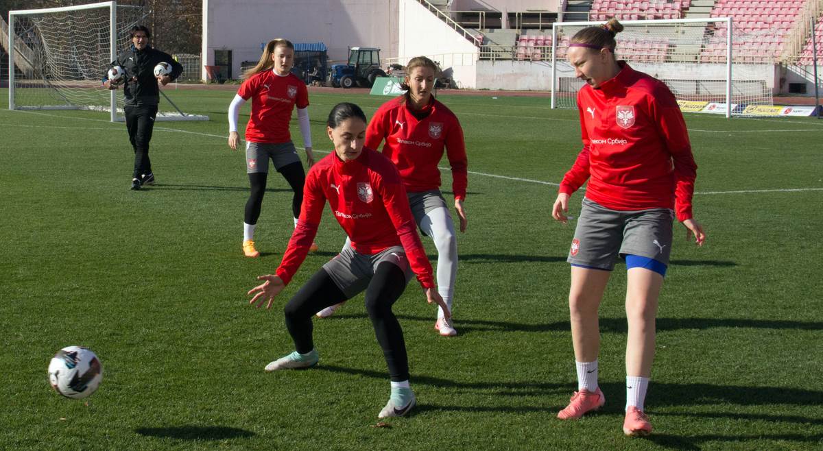 Trening Fudbalerki Srbija (5).jpg