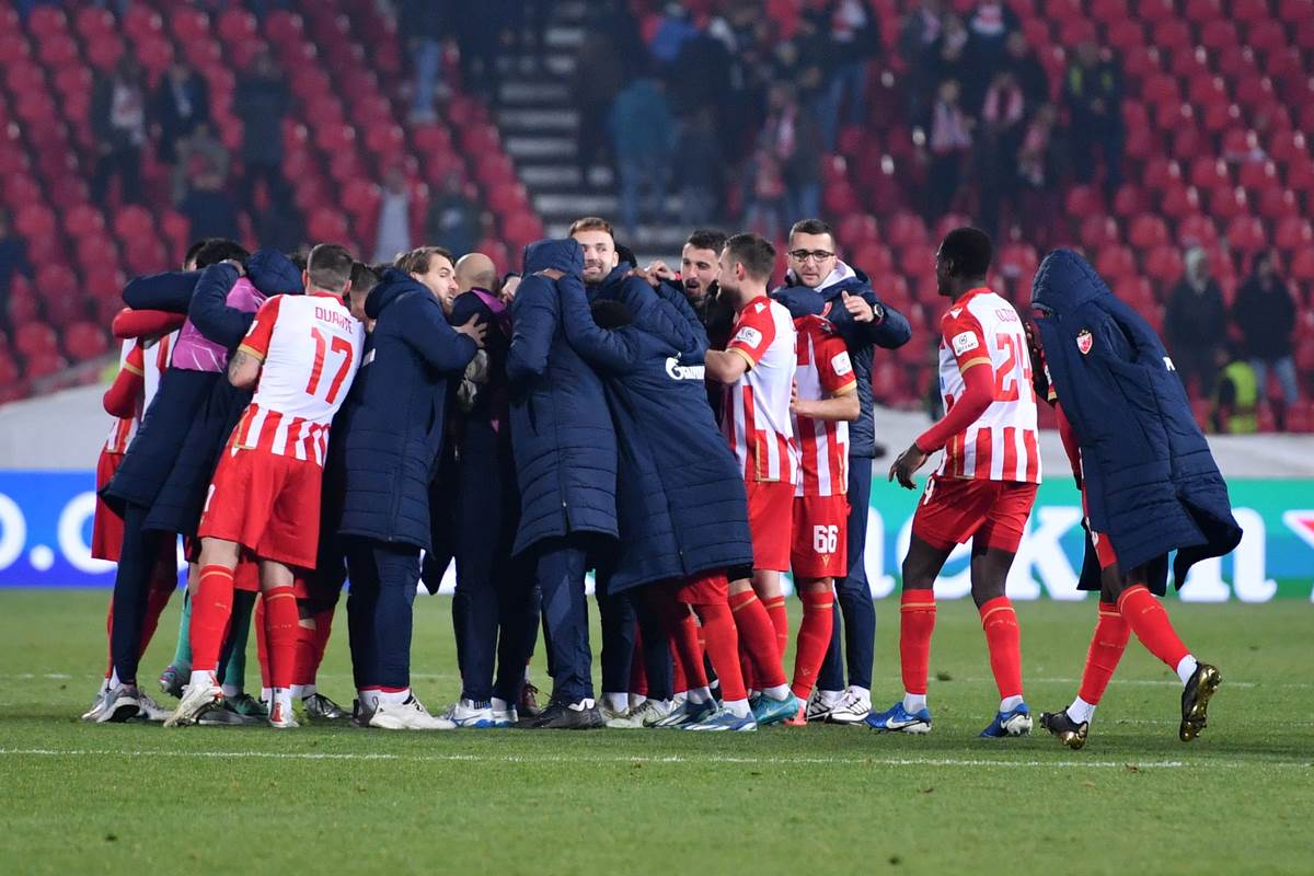 Crvena Zvezda slavlje Štutgart (12).JPG