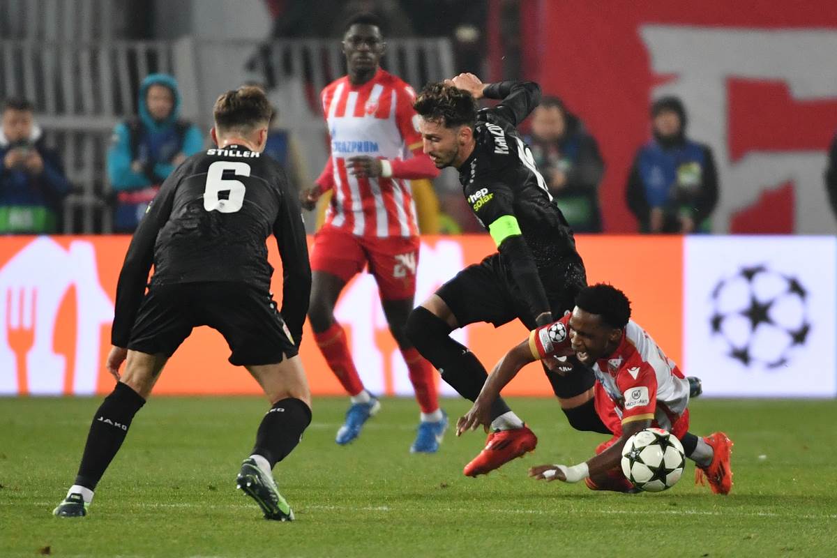 Crvena Zvezda slavlje Štutgart (1).JPG