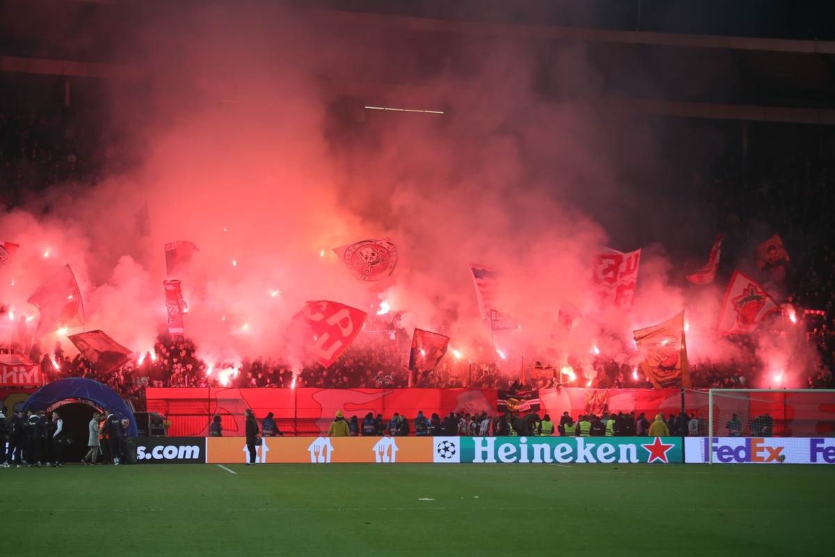 Crvena Zvezda slavlje Štutgart (6).JPG