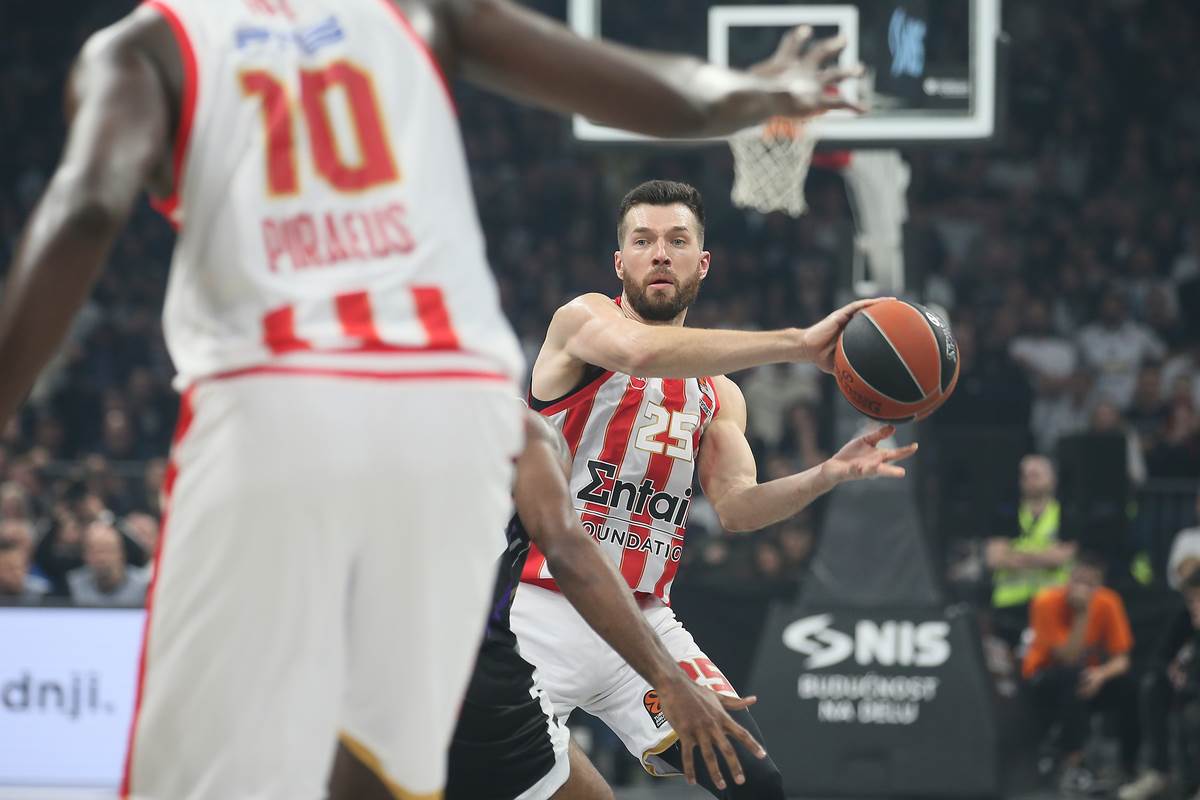 OLIMPIJAKOS - PARTIZAN (14).JPG