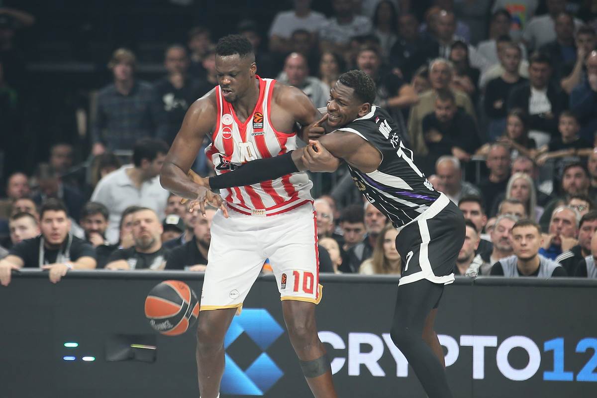 OLIMPIJAKOS - PARTIZAN (6).JPG