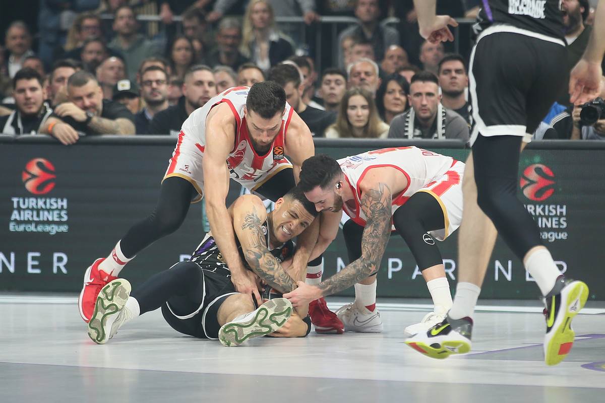 OLIMPIJAKOS - PARTIZAN (1).JPG