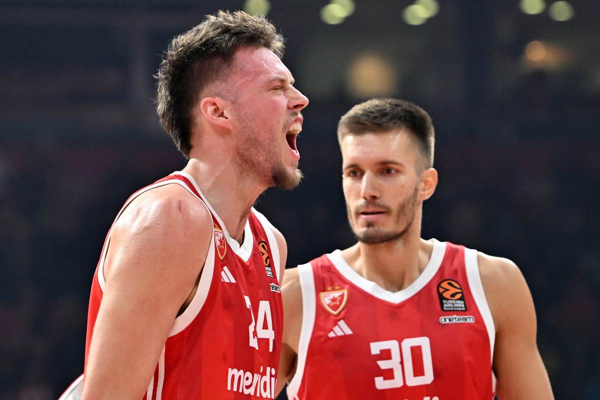 Zvezda - - Bajern (18).JPG