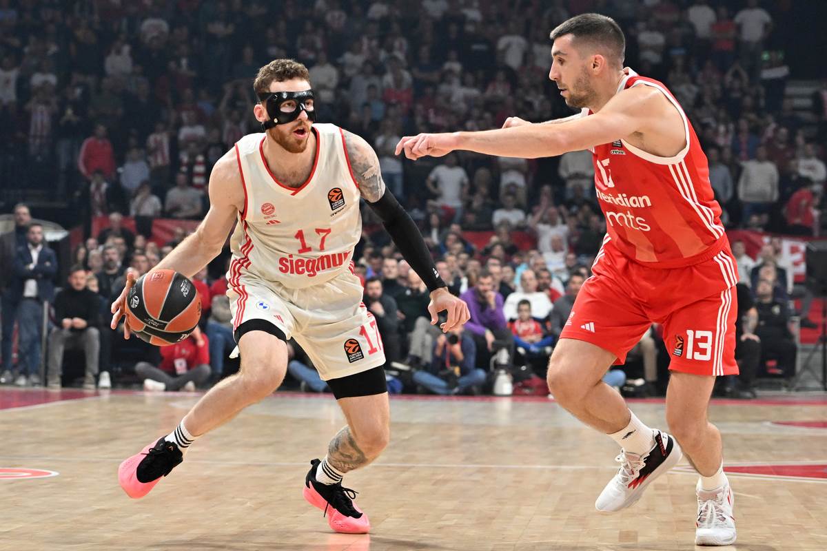 Zvezda - - Bajern (14).JPG