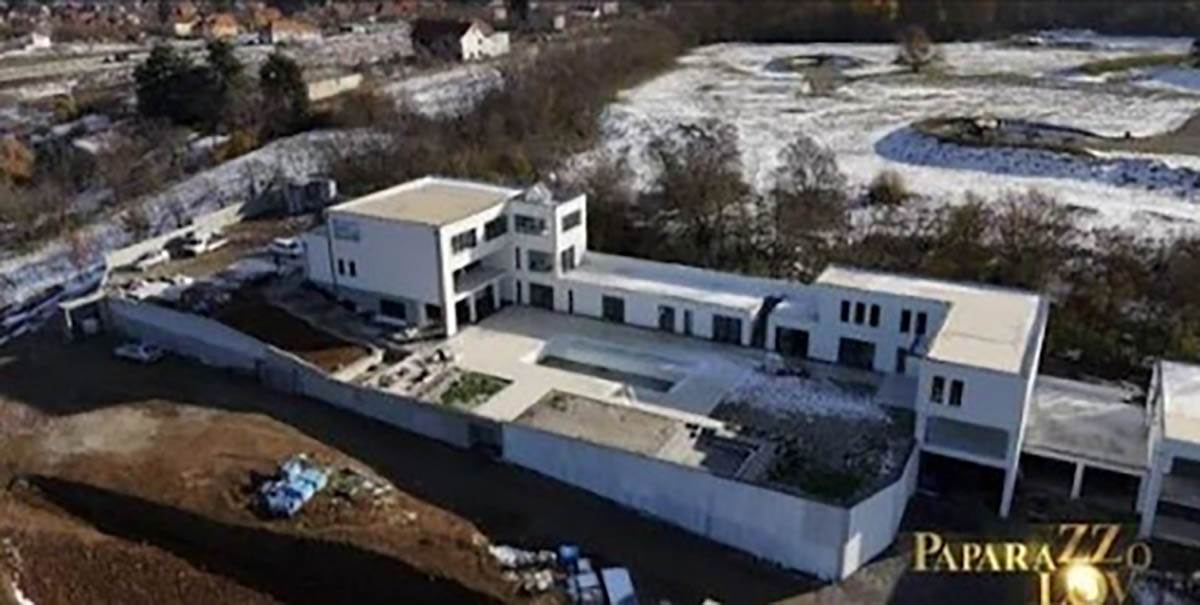 Mile Kitić, Marta Savić, kuća, Avala (2).jpg