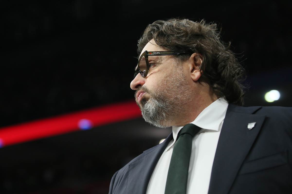 Andrea Trinkijeri uzdiše na utakmici Partizana