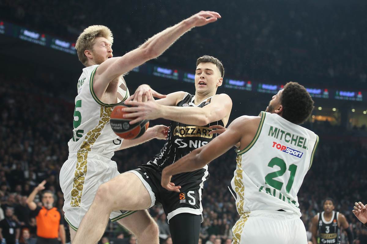 ŽALGIRIS partizan (13).JPG