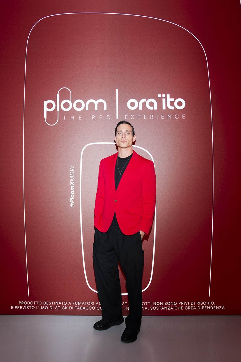 SVET OBOJEN U CRVENO! Ekskluzivni Ploom uređaj u jedinstvenoj boji