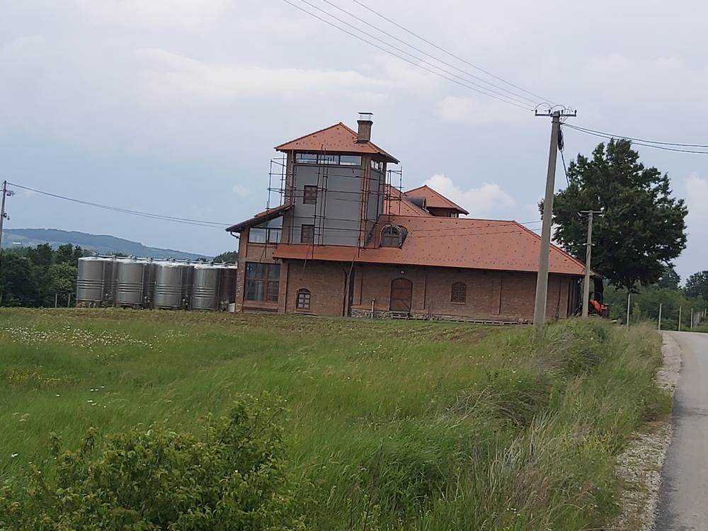 Nenad Jezdić, imanje