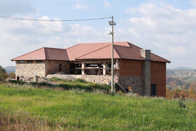 Nenad Jezdić, imanje