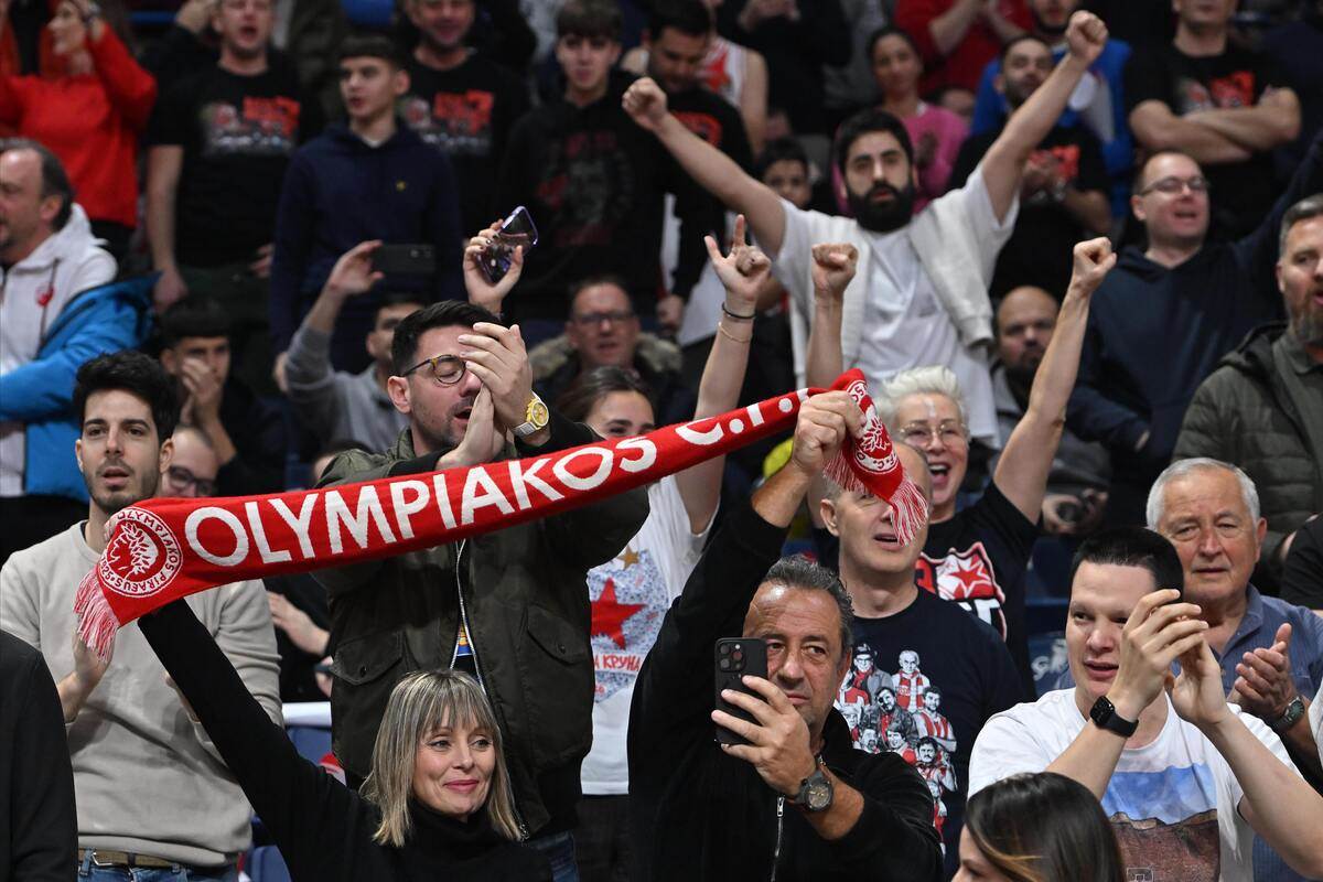 Crvena Zvezda Olimpijakos (14).JPG