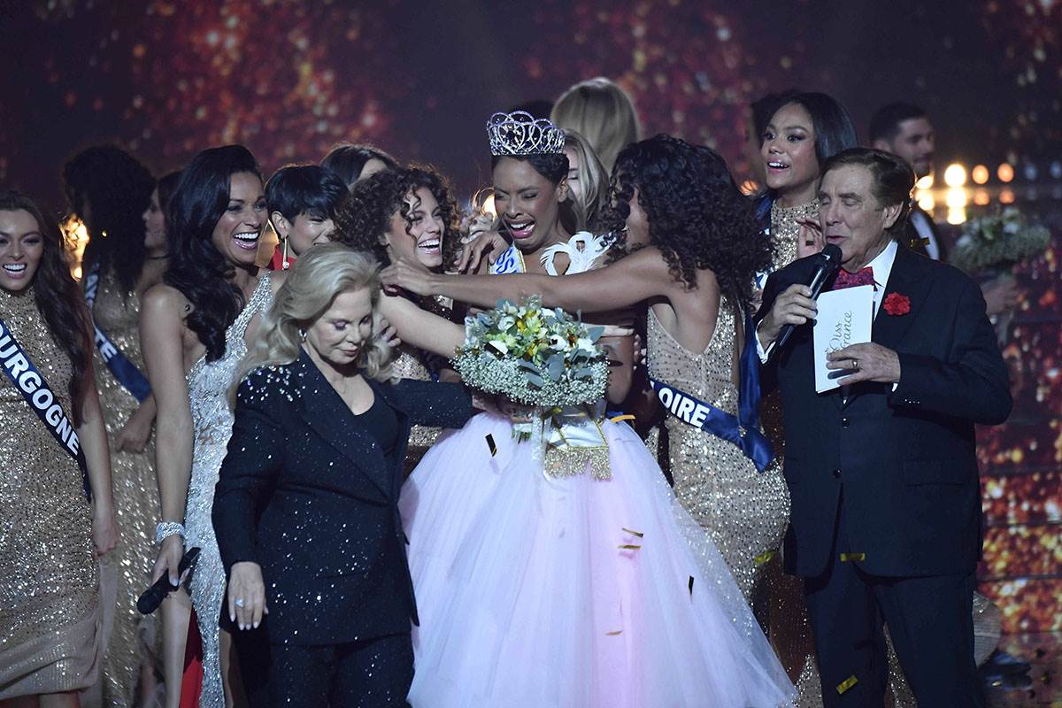 Nova mis Francuske je stjuardesa a zbog godina se upisala u istoriju