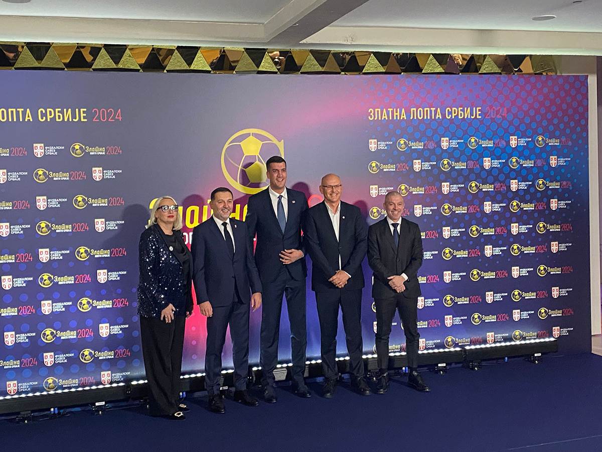 Vladan Milojević dodela Zlatne lopte FSS (1).jpeg