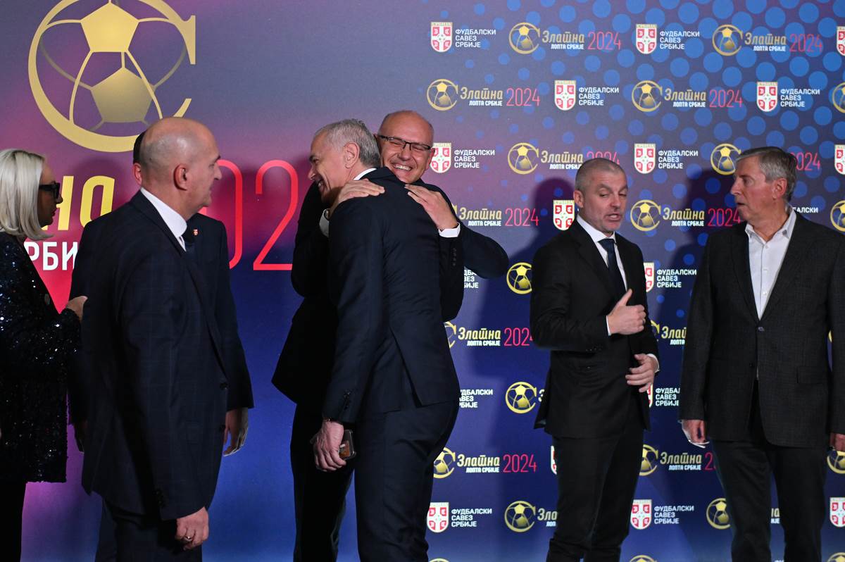 Dušan Vlahović osvojio Zlatnu loptu FSS