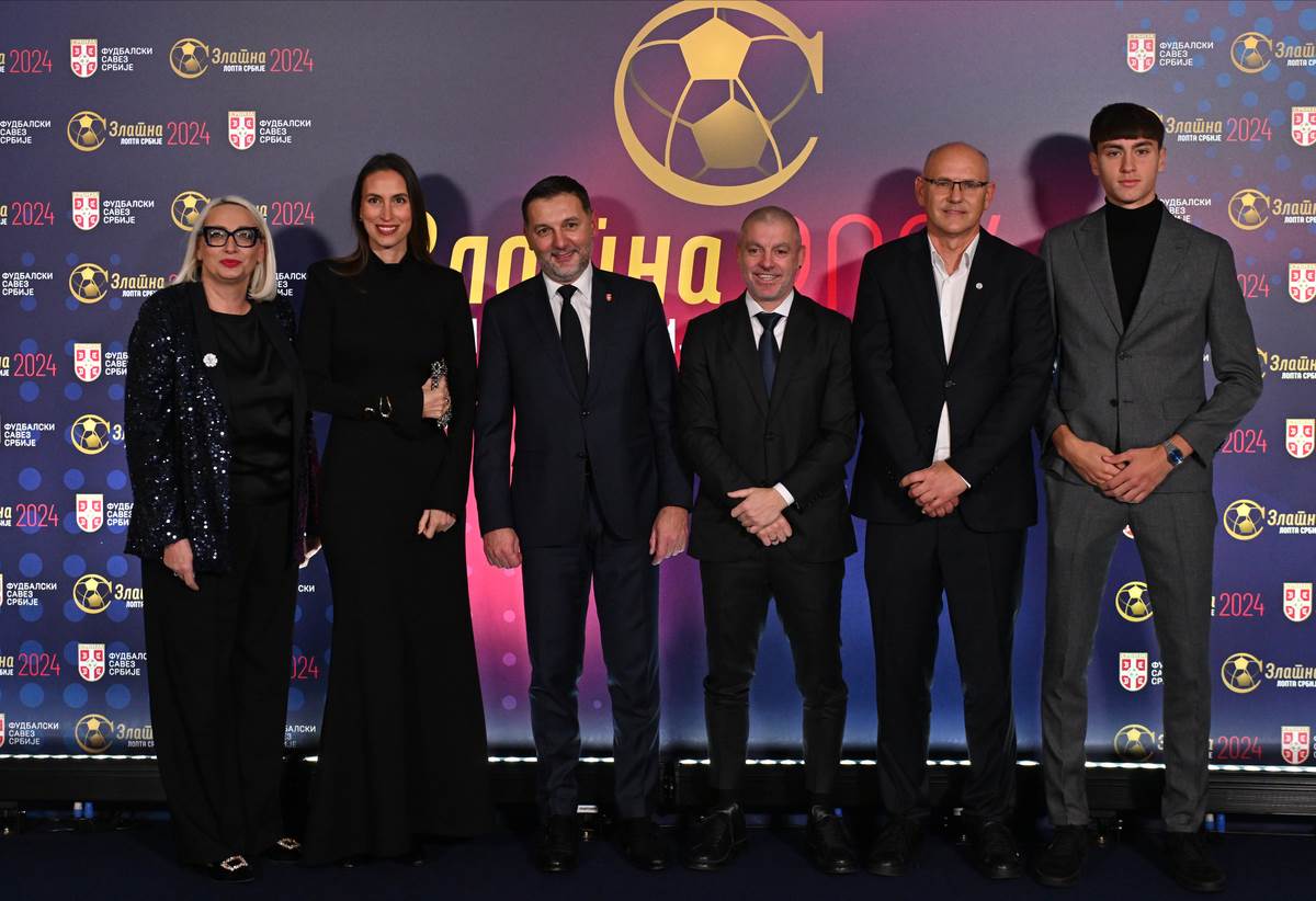 Dušan Vlahović osvojio Zlatnu loptu FSS