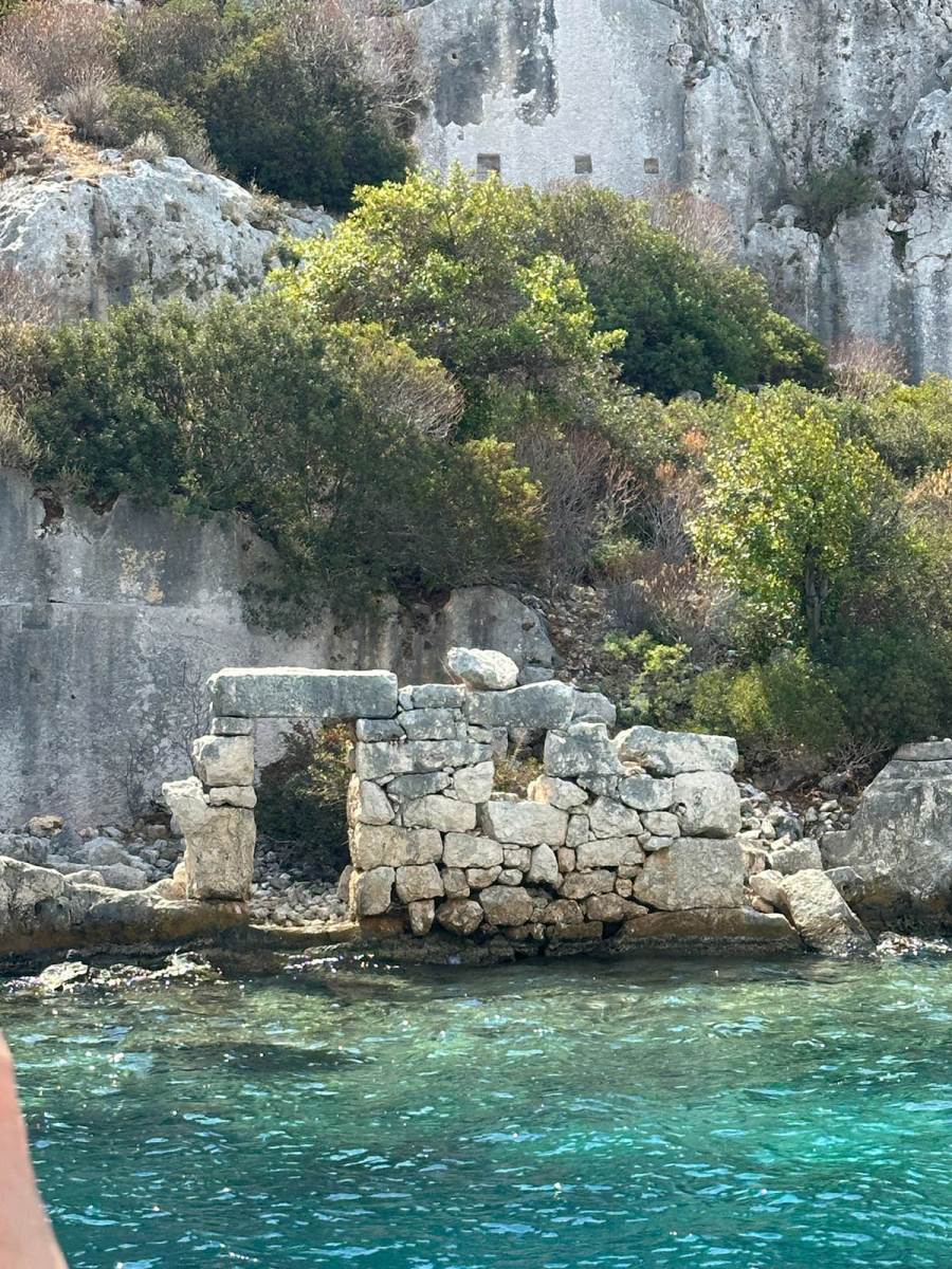 Rusevine i ostaci Mire gde je Nikola rodjen (3).jpg