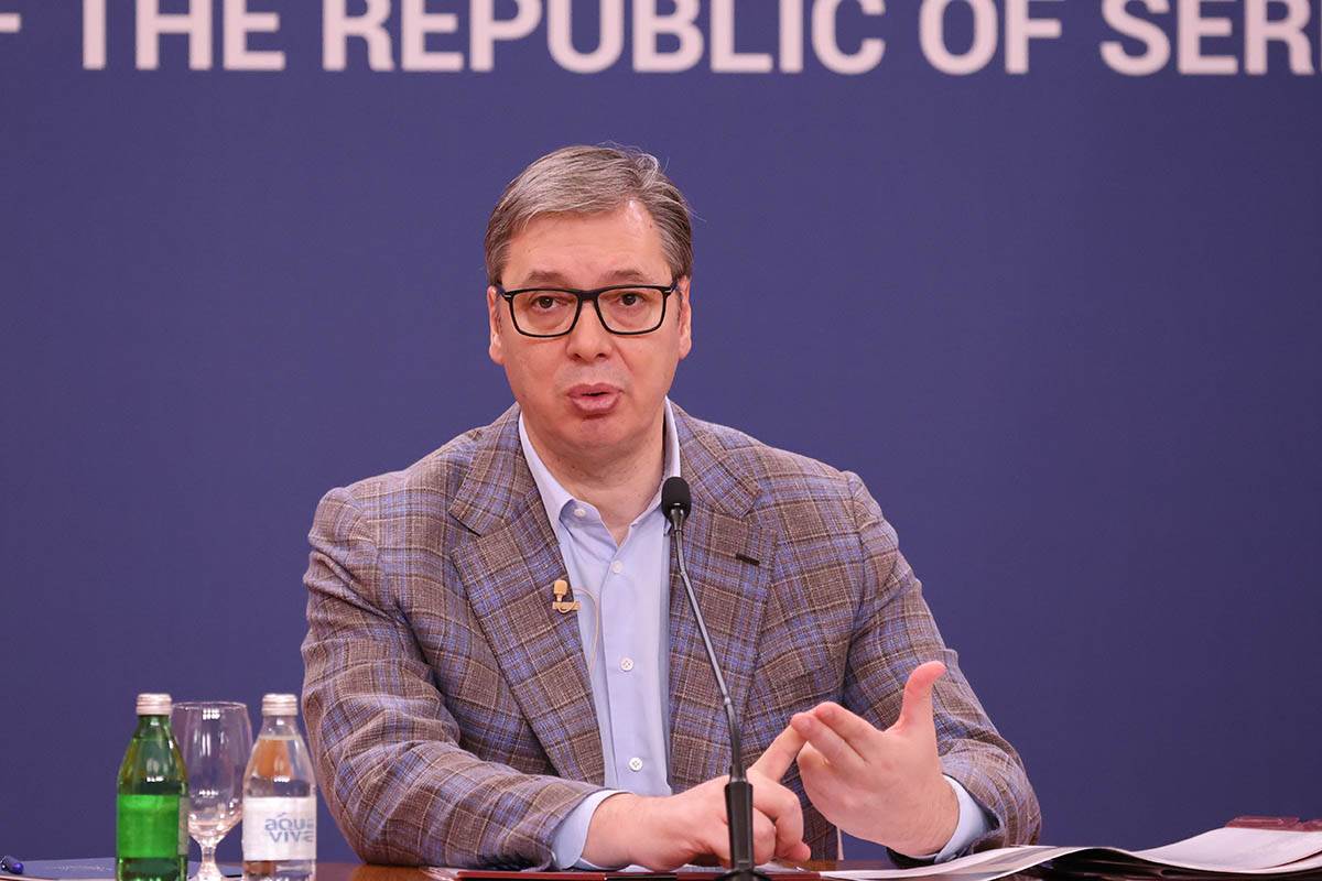 Vučić obraćanje (10).jpg