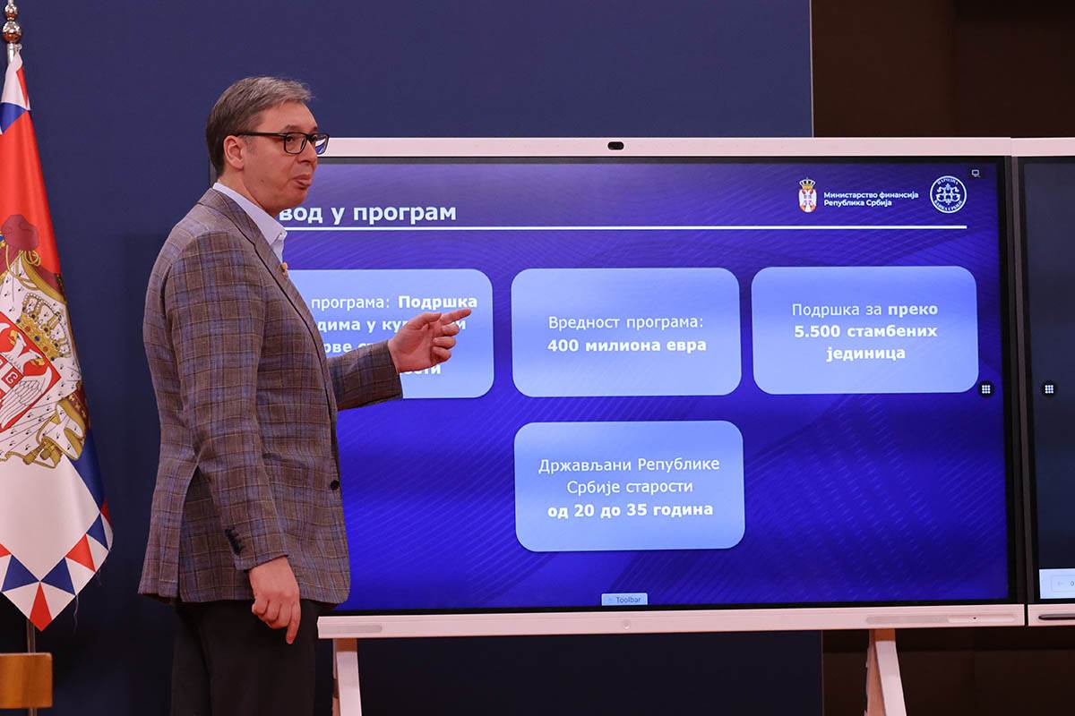 Vučić obraćanje (12).jpg