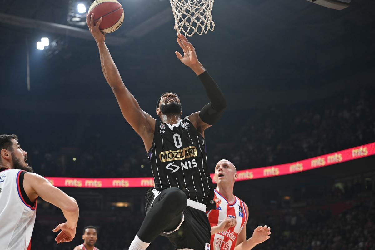 Derbi Partizan Zvezda (3).jpg