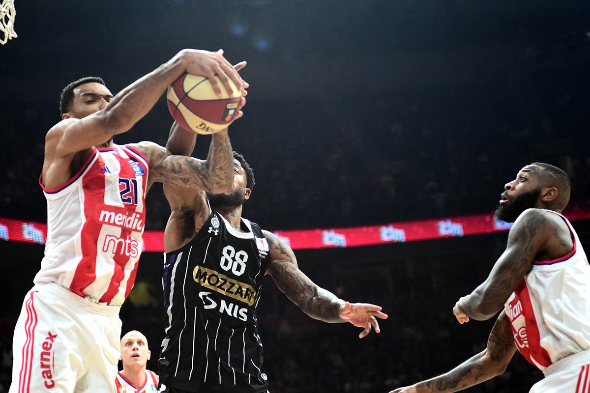 Partizan Zvezda (2).JPG