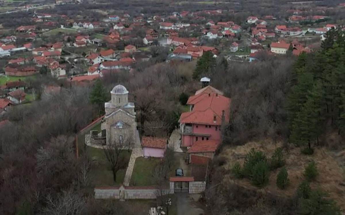 Manastir Svete Trojice u selu Ždrelo (1).jpg