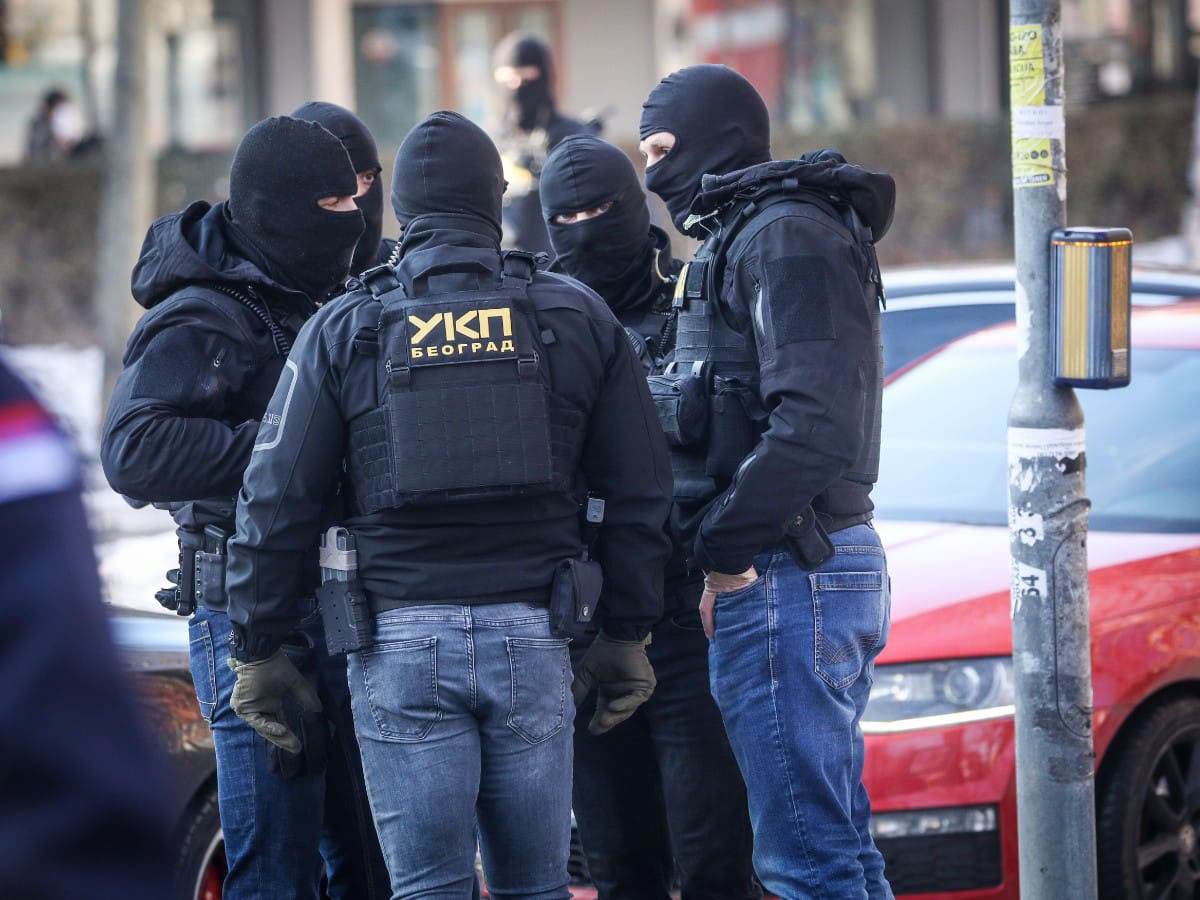 Policija bulevar batutova pucnjava (8).jpg