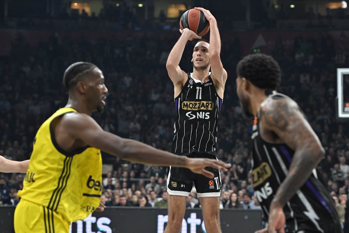 Partizan Fenerbahče (23).JPG