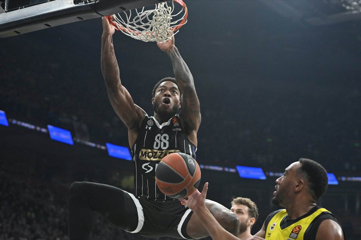 Partizan Fenerbahče (29).JPG