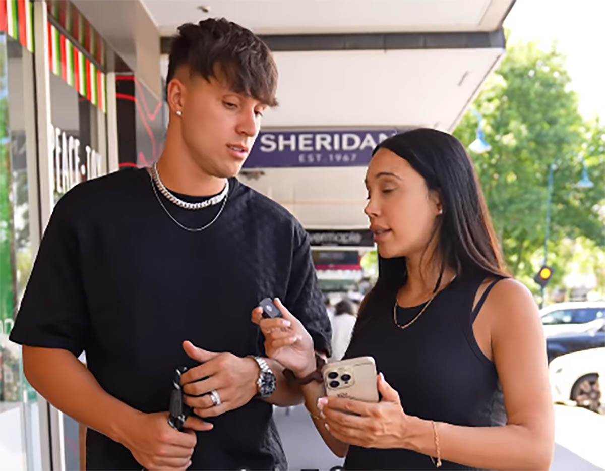 Porodila se Onlifens zvezda, koja je dobila bebu sa polubratom