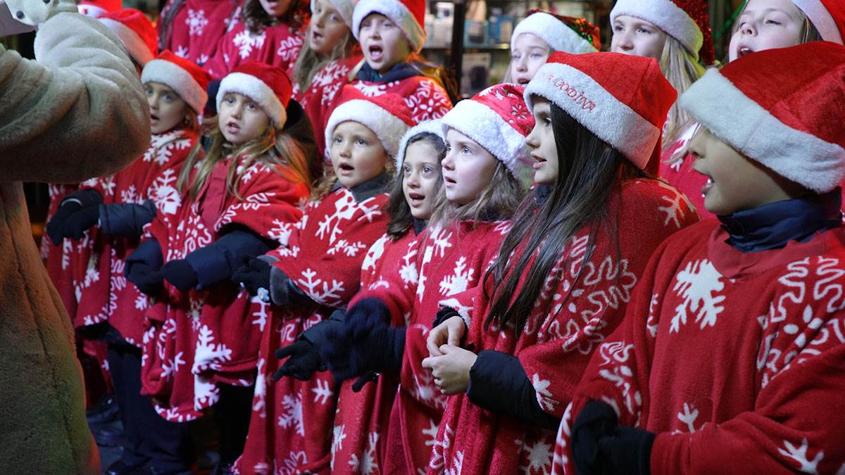 koncertu dečjeg hora  „Čarolija.  (8).jpg