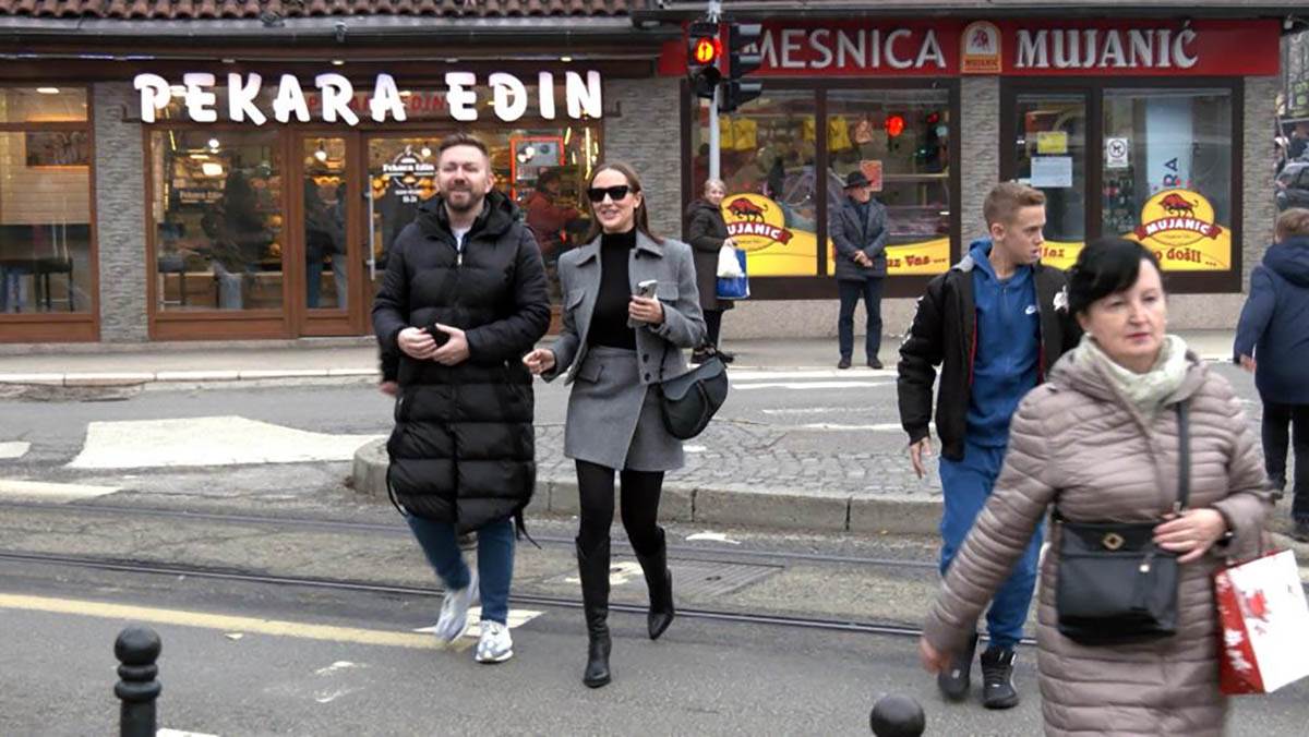 Aleksandra na tonskoj probi i na Baščaršiji  (1).jpg