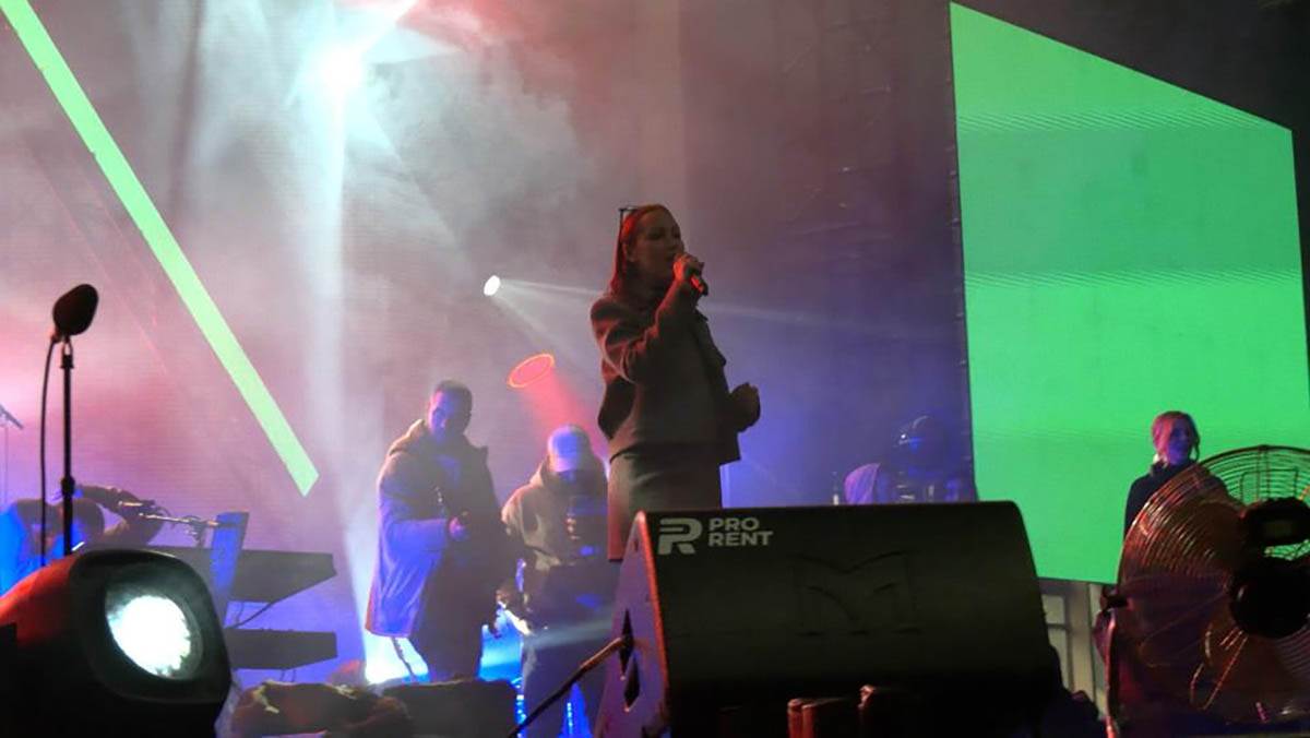 Aleksandra na tonskoj probi i na Baščaršiji  (2).jpg