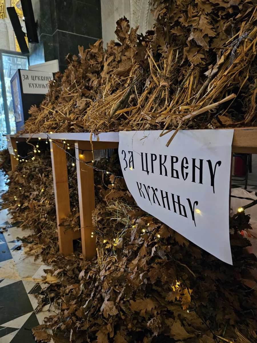 Humana akcija Verskog dobrotvornog starateljstva: Preuzmite osveštani badnjak i pomozite onima kojim