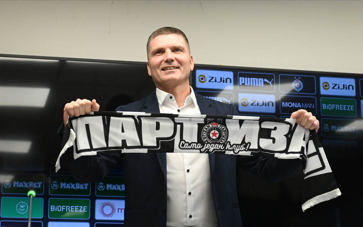 srđan blagojević novi trener fk partizan (10).jpg