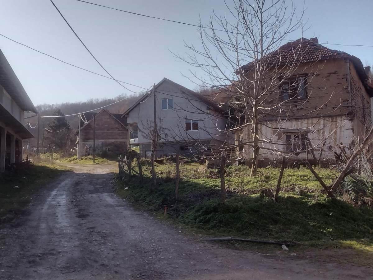 Fotografije gde je mladić napao komšije svoje babe i dede (5).jpg