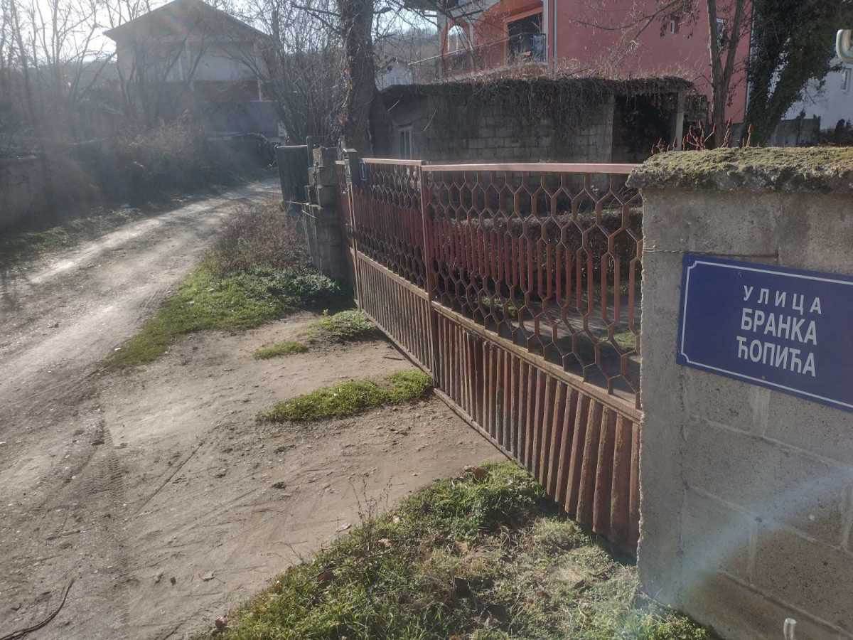 Fotografije gde je mladić napao komšije svoje babe i dede (6).jpg