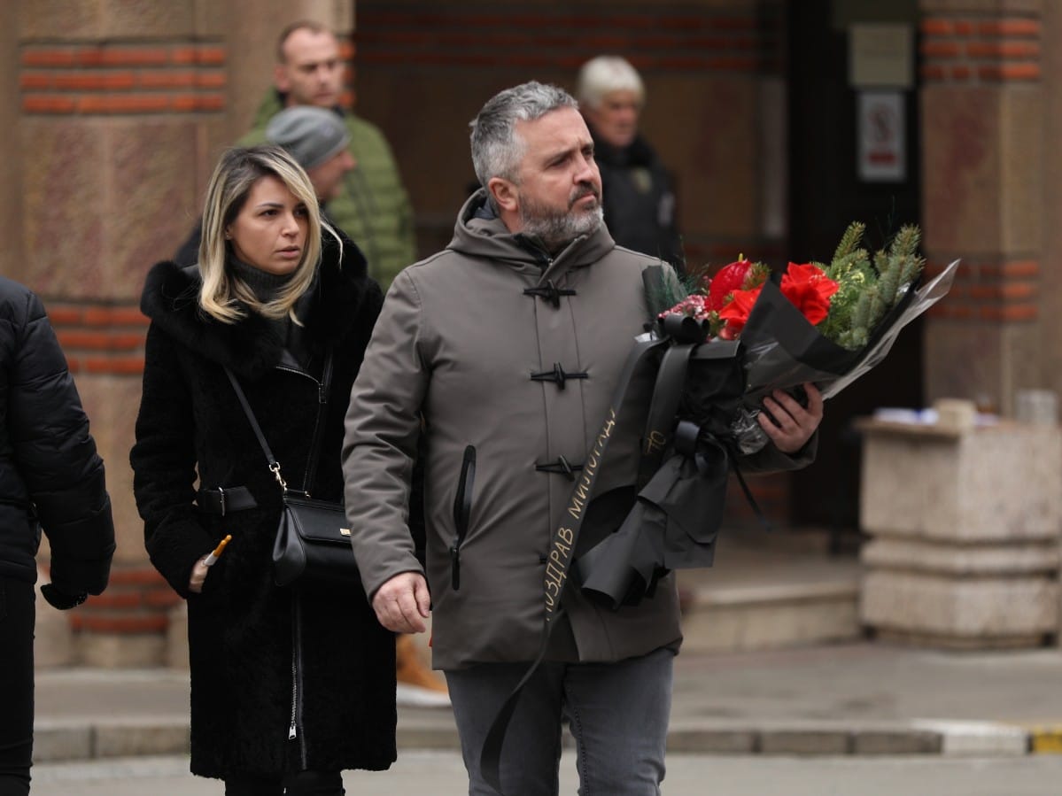 Bivša žena Milorada Milinkovića, glumica Jelena Đukić, posetila njegov grob