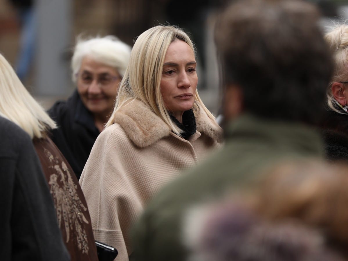 Bivša žena Milorada Milinkovića, glumica Jelena Đukić, posetila njegov grob