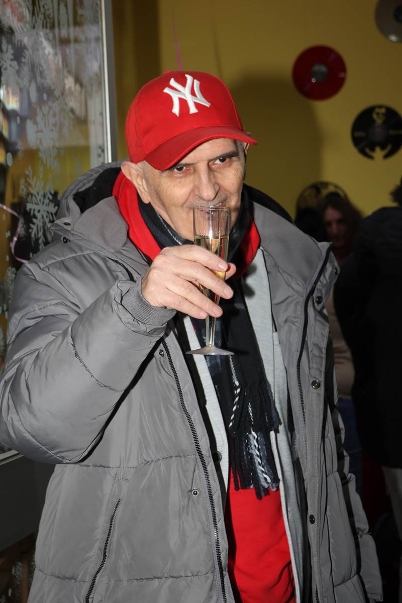 Lepa Lukić Rođendan  (1).JPG