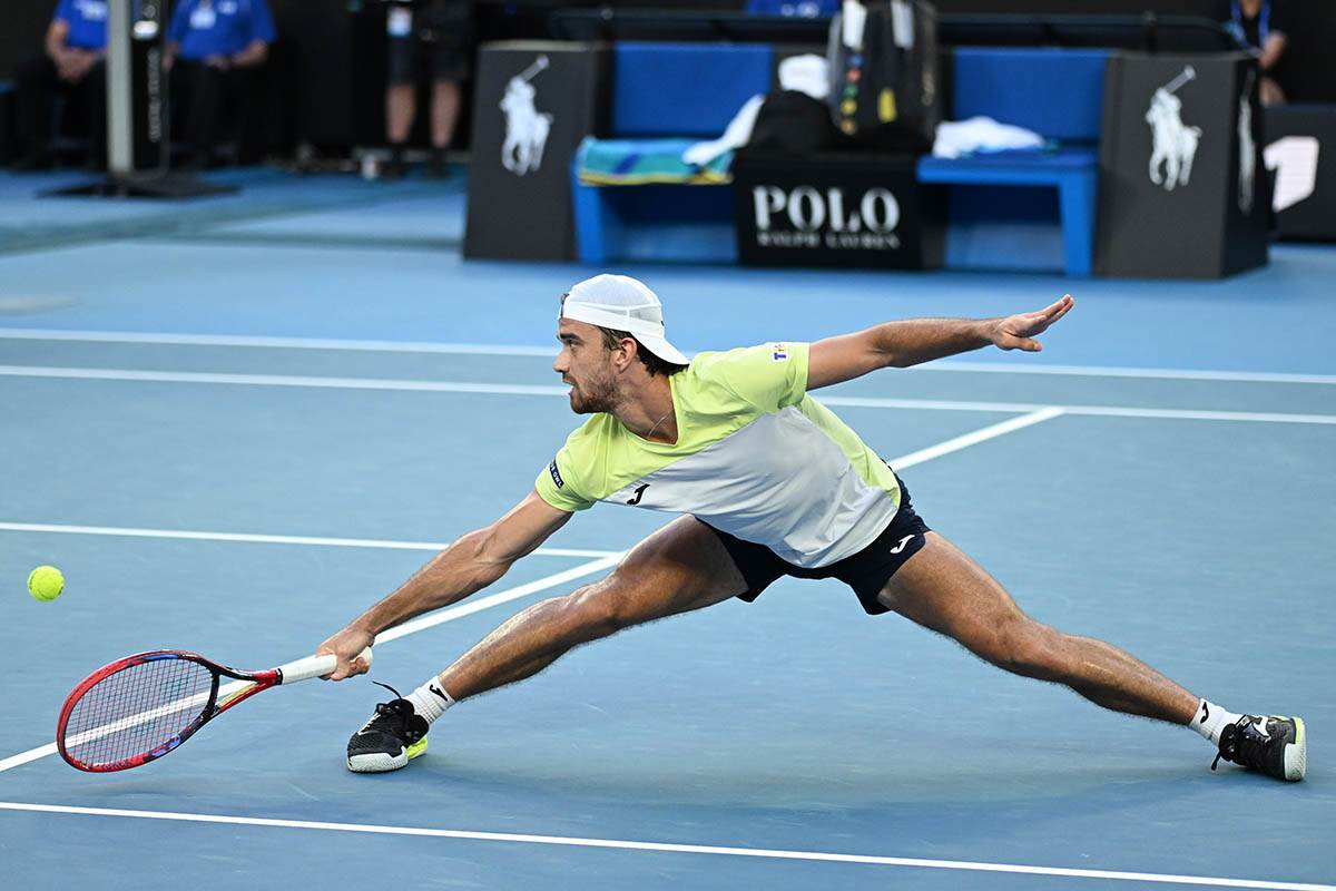 Novak Đoković - Tomas Mahač (2).jpg