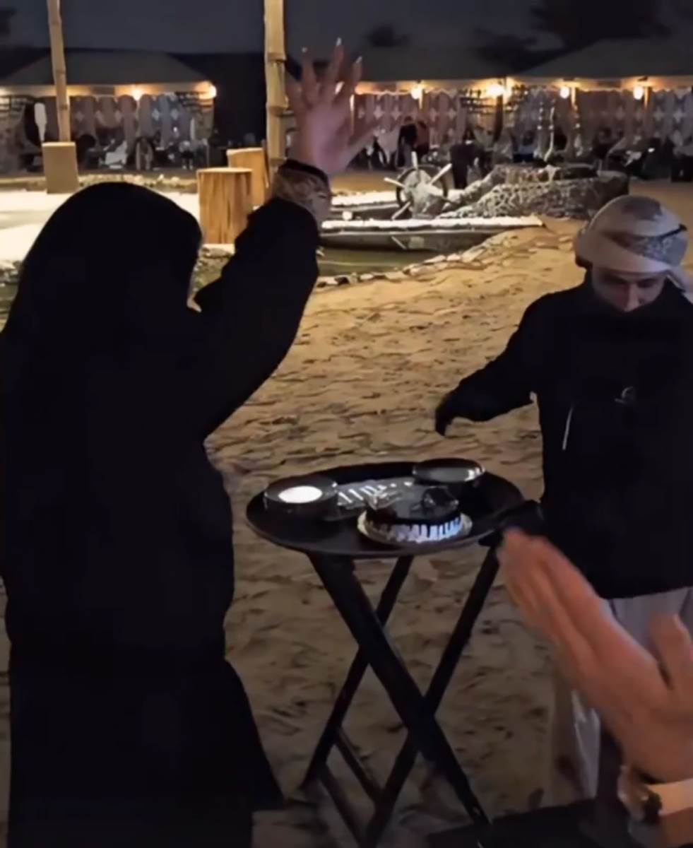 Dragana Mirković u Dubaiju u šator (5).jpg