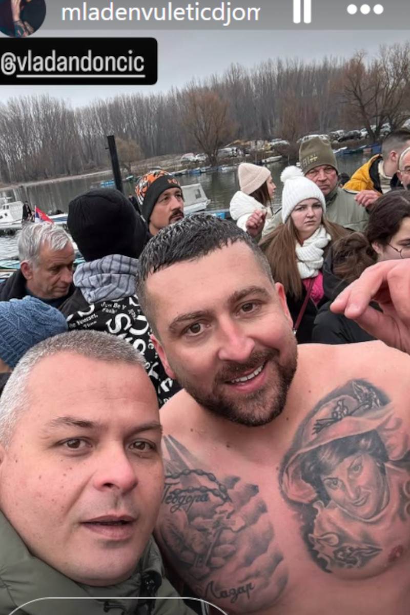 Mladen Vuletić plivanje za krst 2.jpg